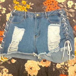 Large women’s midi, jean shorts from Romwe (SHIPPING INCLUDED)